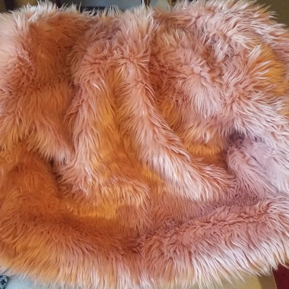 Beautiful Chelsea28 Pink Faux Fur Jacket - Picture 7 of 8